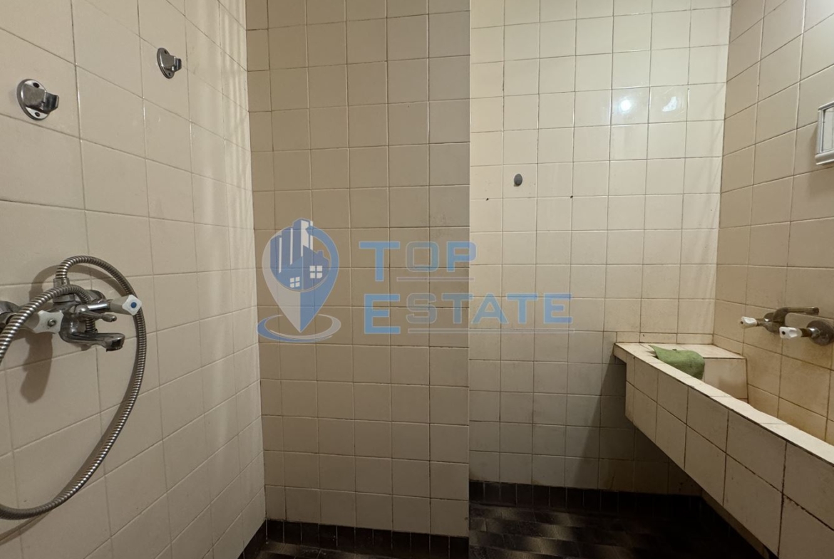 Тристаен тухлен апартамент в квартал Бузлуджа, град Велико Търново - 0