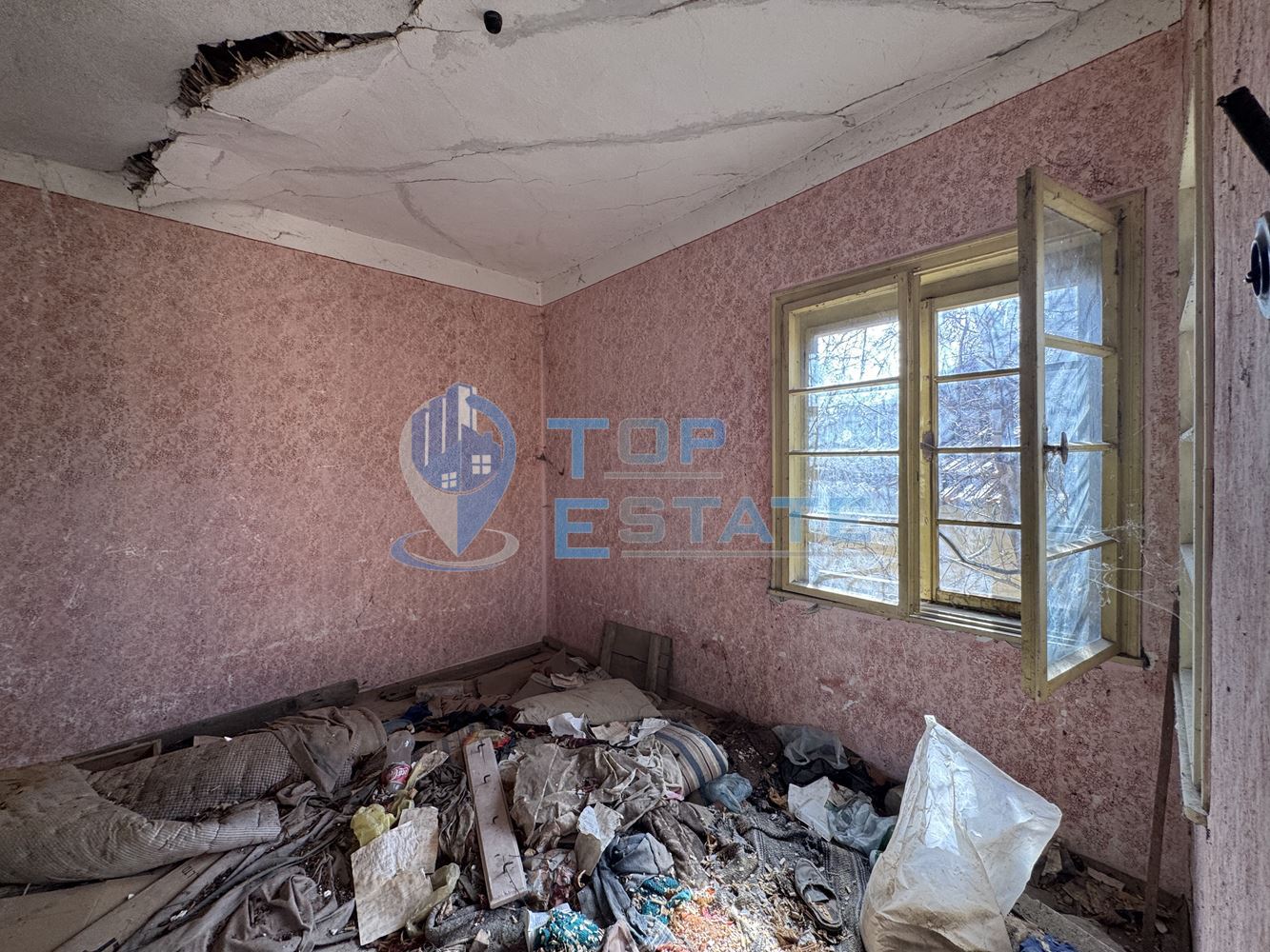 Две къщи с два кладенеца в село Сушица, област Велико Търново - 0