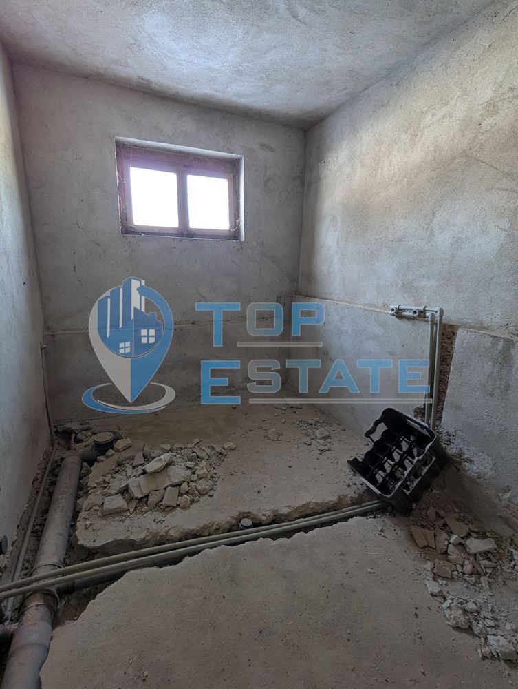 Двуетажна масивна къща с красива гледка в град Борово, област Русе-0 Двуетажна масивна къща с красива гледка в град Борово, област Русе - 0