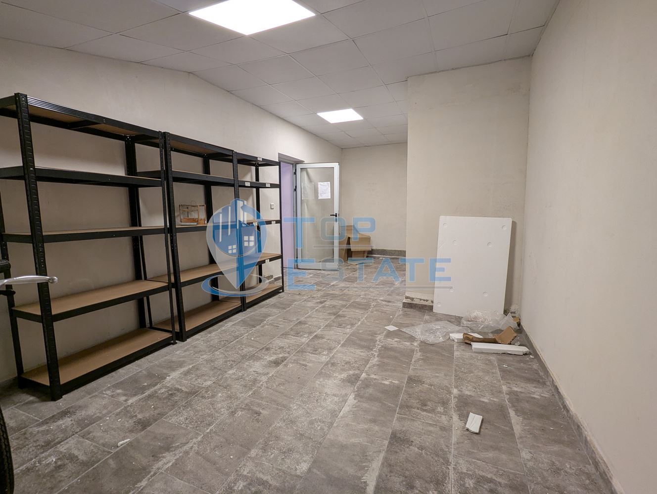 Търговско помещение на центъра на село Първомайци, област Велико Търново - 0