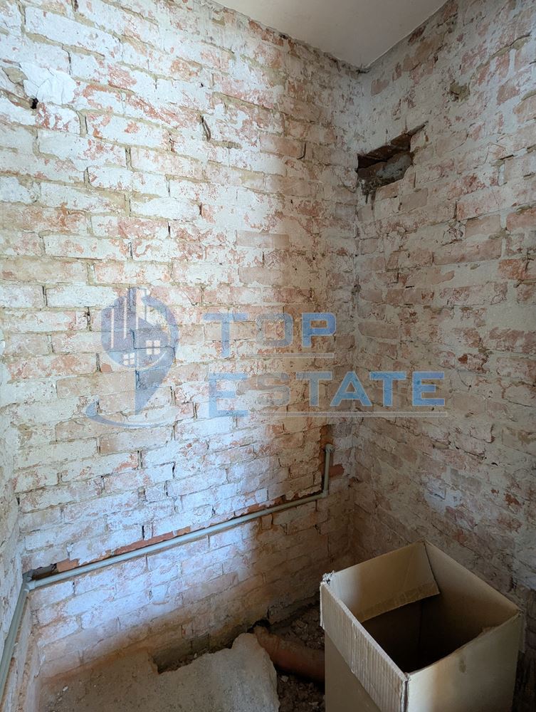 Двуетажна масивна къща с красива гледка в град Борово, област Русе-0 Двуетажна масивна къща с красива гледка в град Борово, област Русе - 0