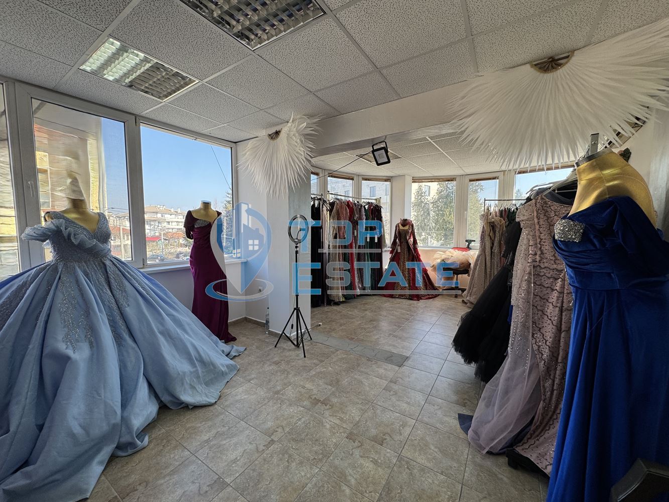 Две помещения за търговска дейност в гр. Горна Оряховица, област Велико Търново-0 Две помещения за търговска дейност в гр. Горна Оряховица, област Велико Търново - 0