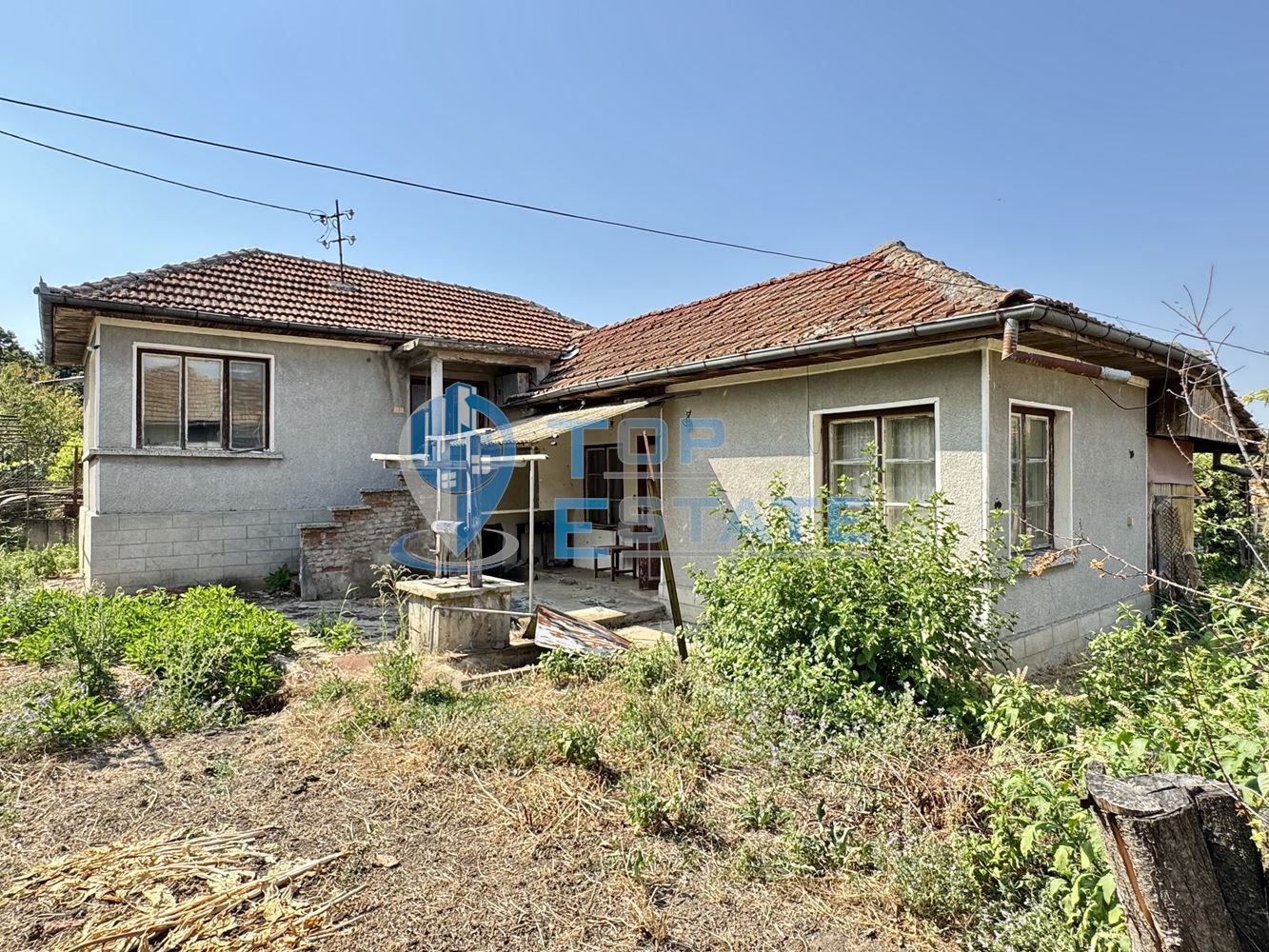 Тухлена къща с кладенец в село Добри дял, област Велико Търново - 0