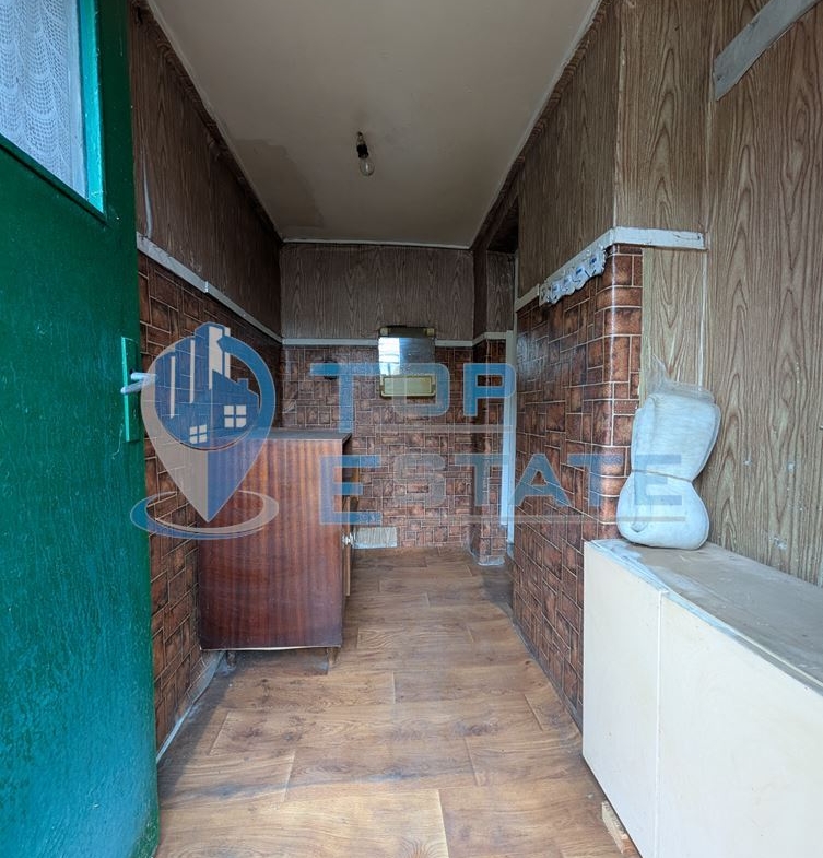 Едноетажна къща с кладенец и гараж в квартал Калтинец, град Горна Оряховица - 0