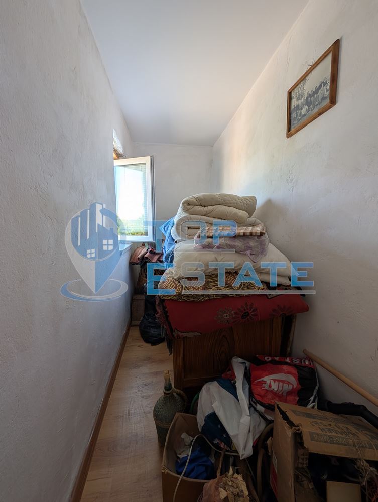 Двуетажна къща след ремонт в село Караисен - 0