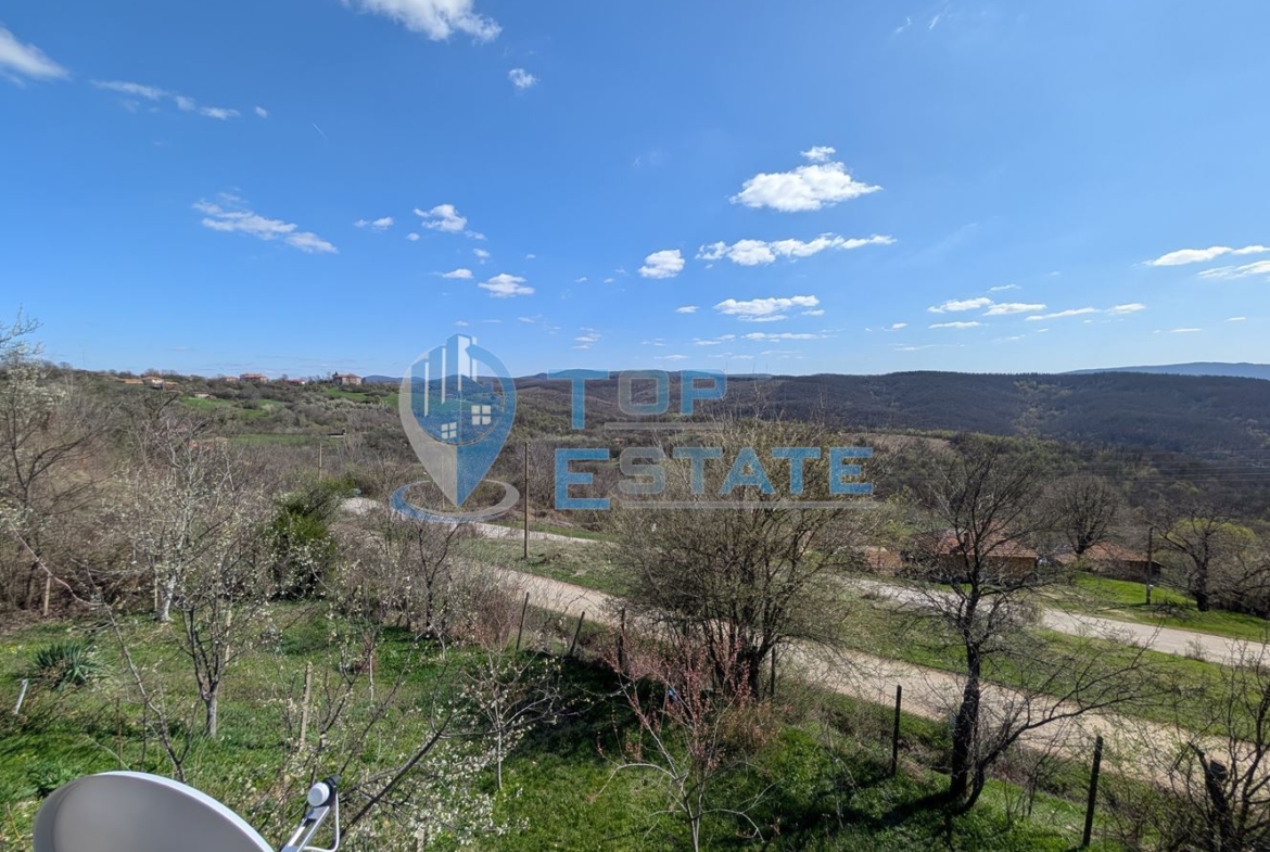 Къща с прекрасна панорама в село Длъжка поляна, област Търговище - 0