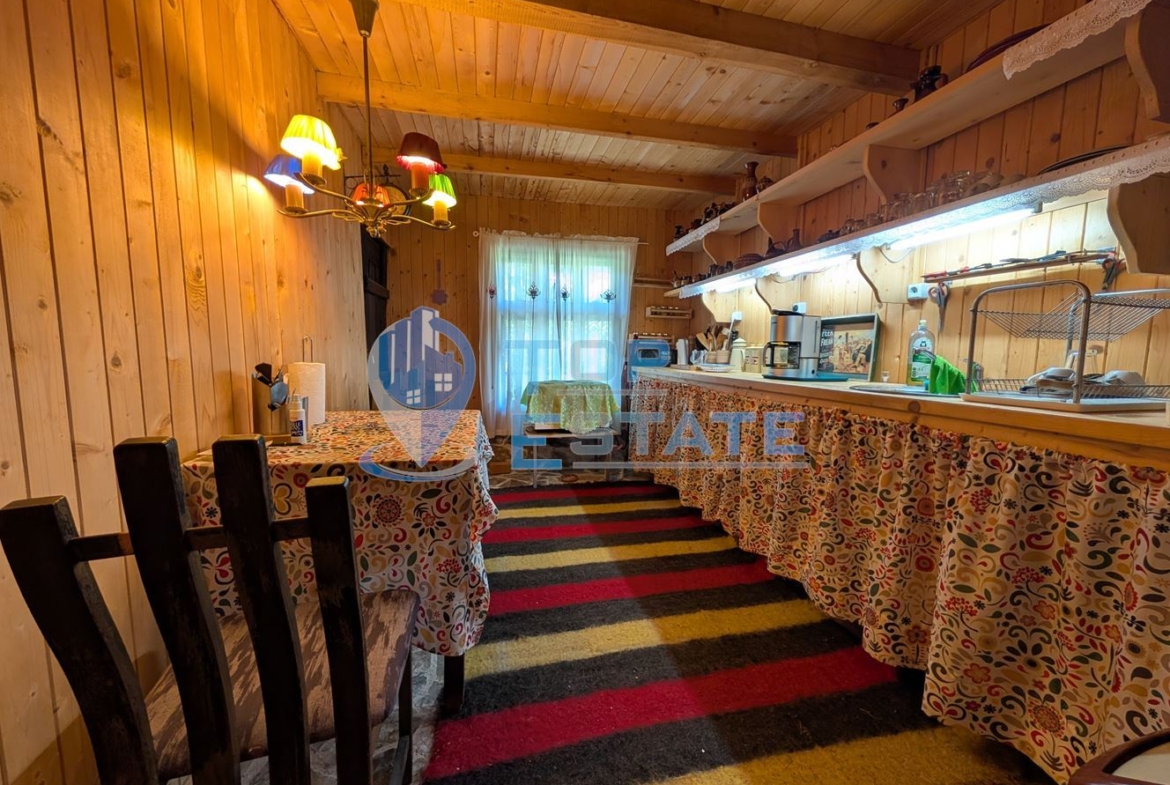 Автентична реновирана къща в град Елена - 0