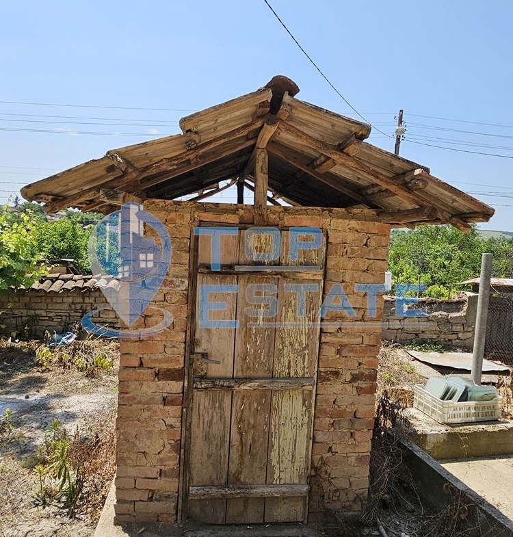 Здрава тухлена къща с три спални в село Копривец, област Русе - 0