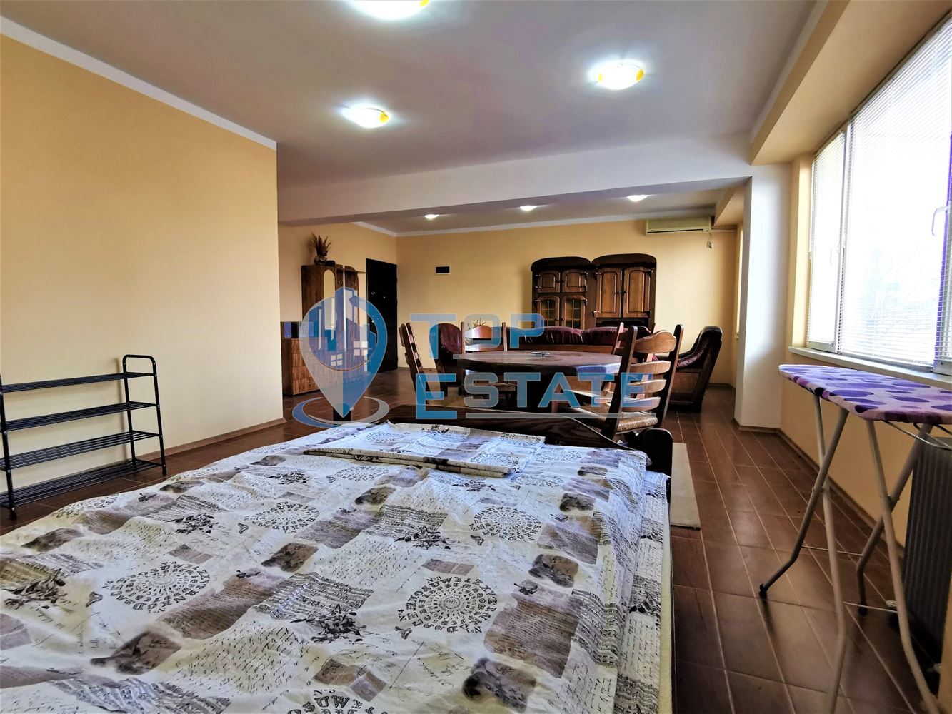 Офис в идеалния център на гр. Горна Оряховица-0 Офис в идеалния център на гр. Горна Оряховица - 0