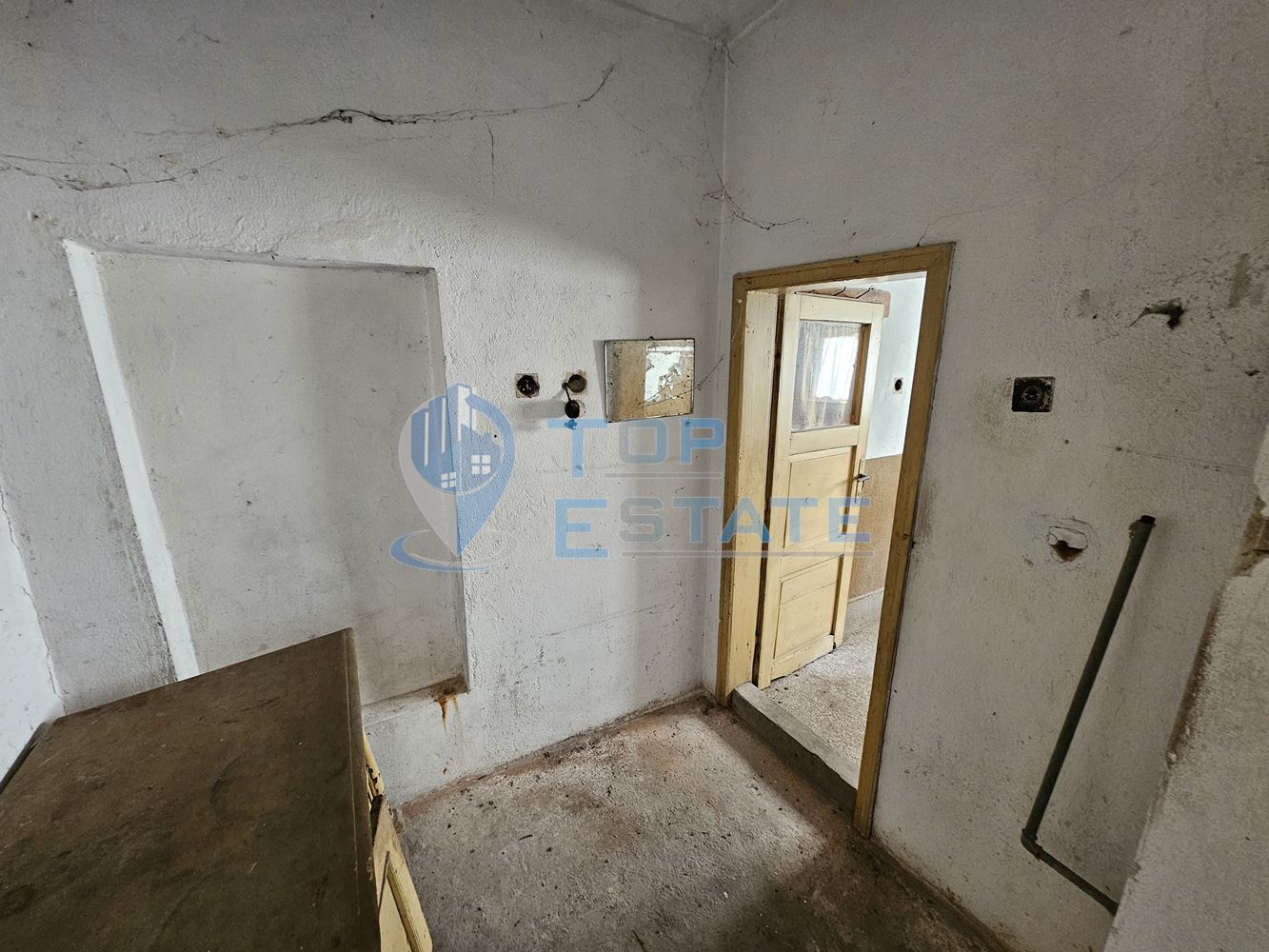 Едноетажна тухлена къща с панорамна гледка и гараж в гр. Сухиндол, обл. Велико Търново-0 Едноетажна тухлена къща с панорамна гледка и гараж в гр. Сухиндол, обл. Велико Търново - 0