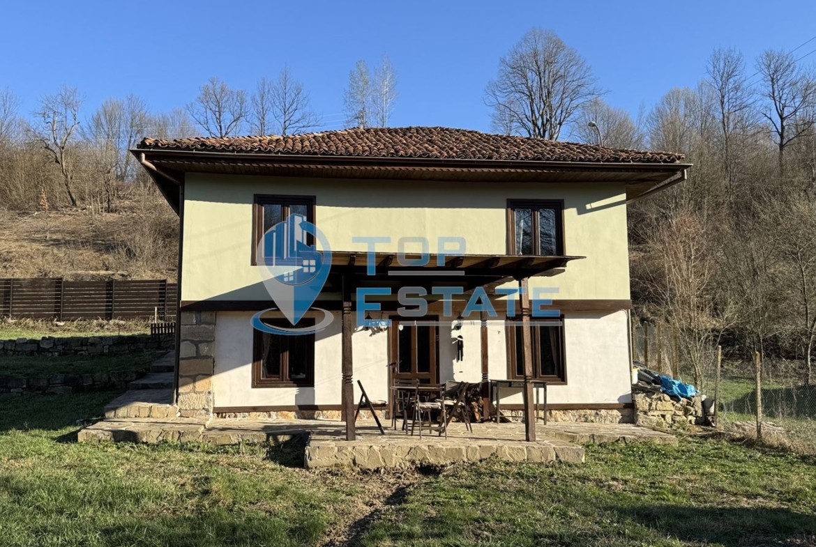 Реновирана къща в Еленския Балкан, област Велико Търново - 0