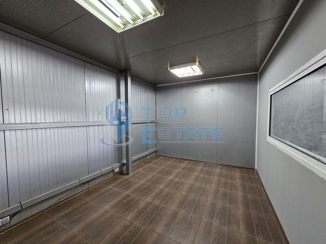 Просторен склад под наем на главен път София – Варна-0 Просторен склад под наем на главен път София - Варна - 0