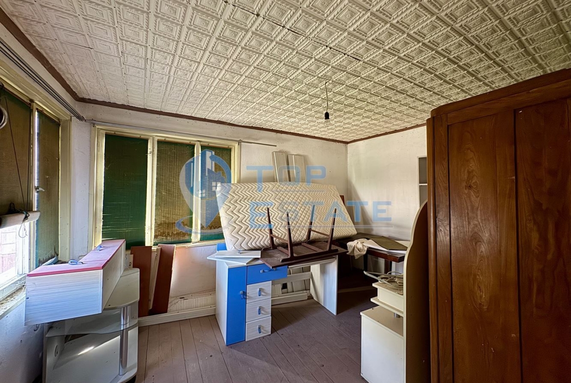 Тухлена къща с кладенец в село Добри дял, област Велико Търново - 0