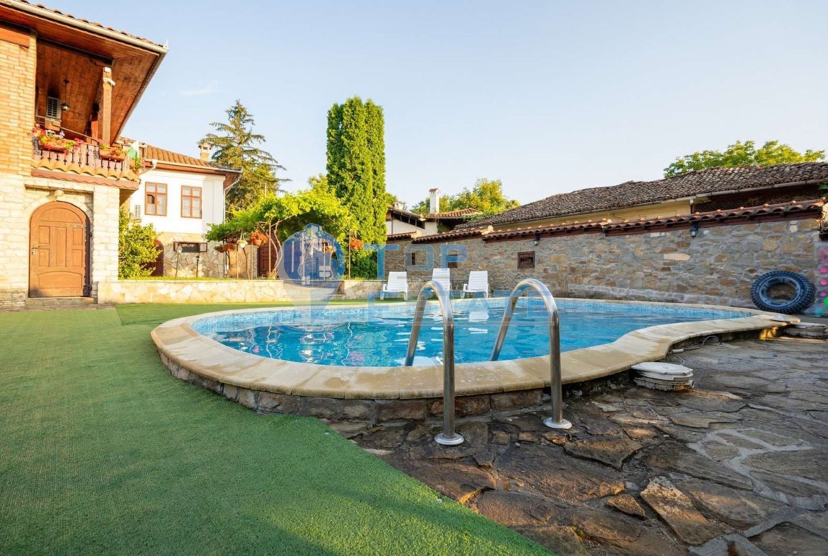 Успешно работеща къща за гости с басейн и отлична репутация в село Миндя - 0