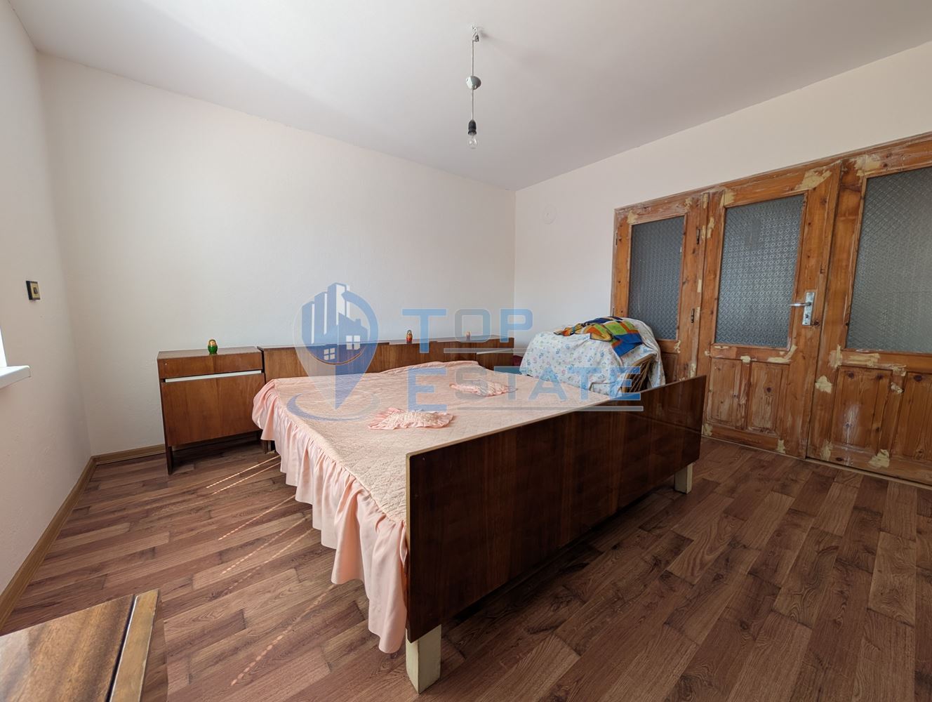 Двуетажна къща след ремонт в село Караисен - 0