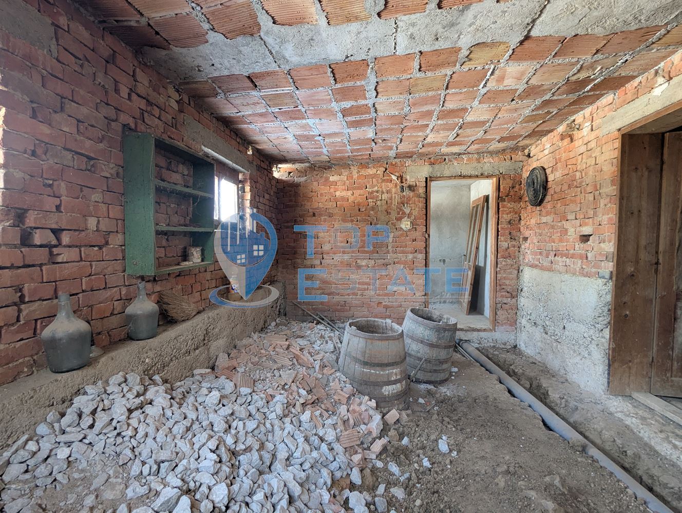 Двуетажна масивна къща с красива гледка в град Борово, област Русе-0 Двуетажна масивна къща с красива гледка в град Борово, област Русе - 0