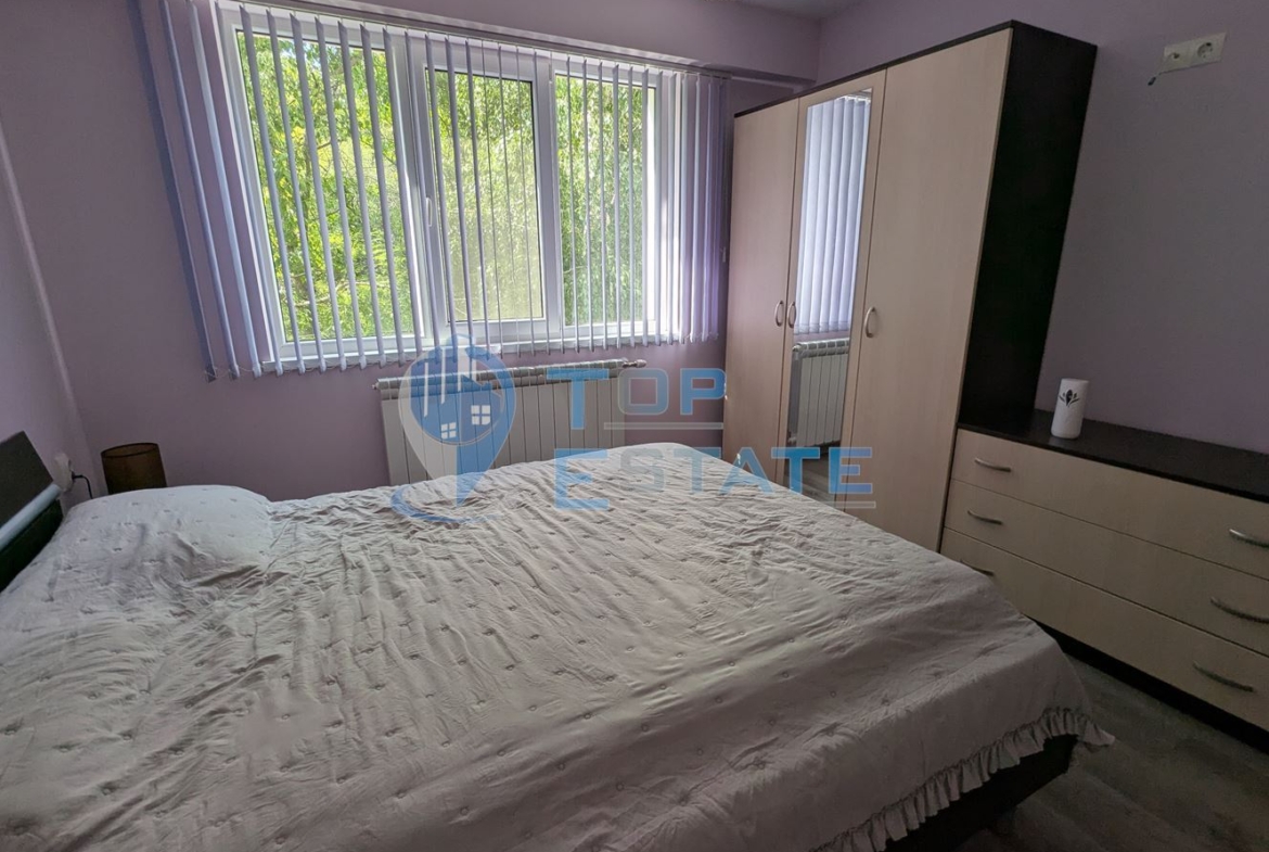 Четиристаен обзаведен апартамент на междинен етаж в кв. Пролет, гр. Горна Оряховица, обл. Велико Търново - 0