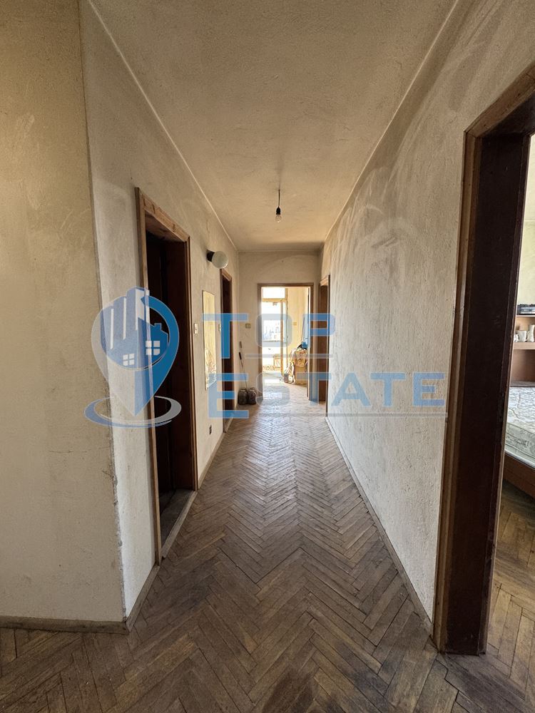 Тристаен тухлен апартамент в кв. Колю Фичето, град Велико Търново - 0