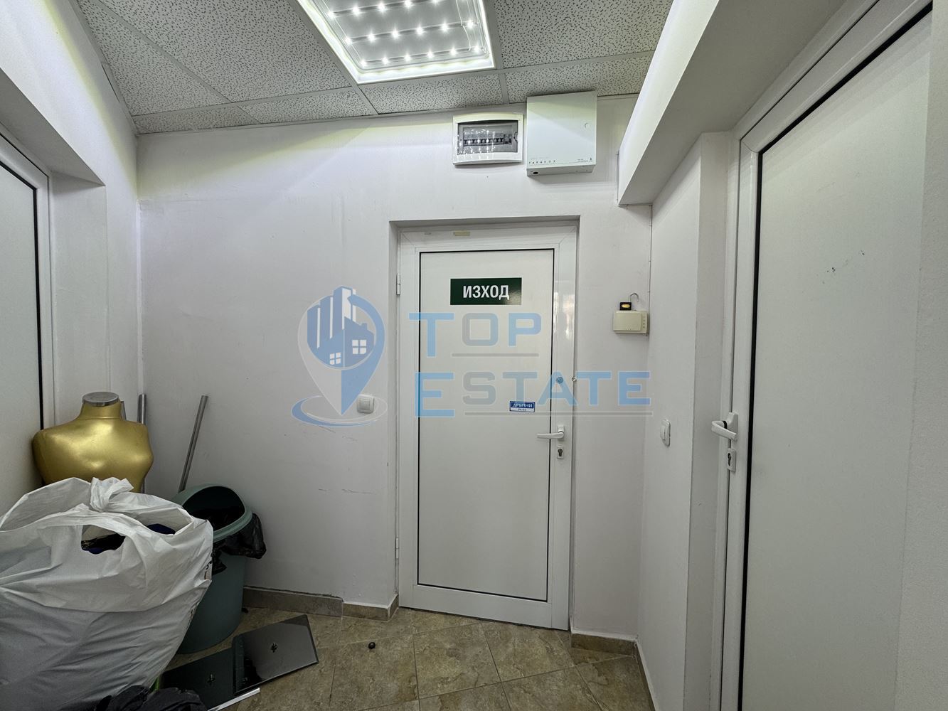 Две помещения за търговска дейност в гр. Горна Оряховица, област Велико Търново-0 Две помещения за търговска дейност в гр. Горна Оряховица, област Велико Търново - 0