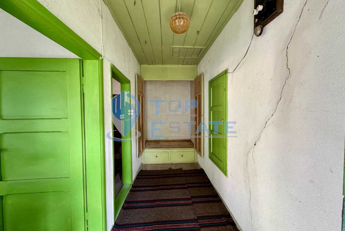 Тухлена къща с допълнителни постройки в село Миндя, област Велико Търново - 0