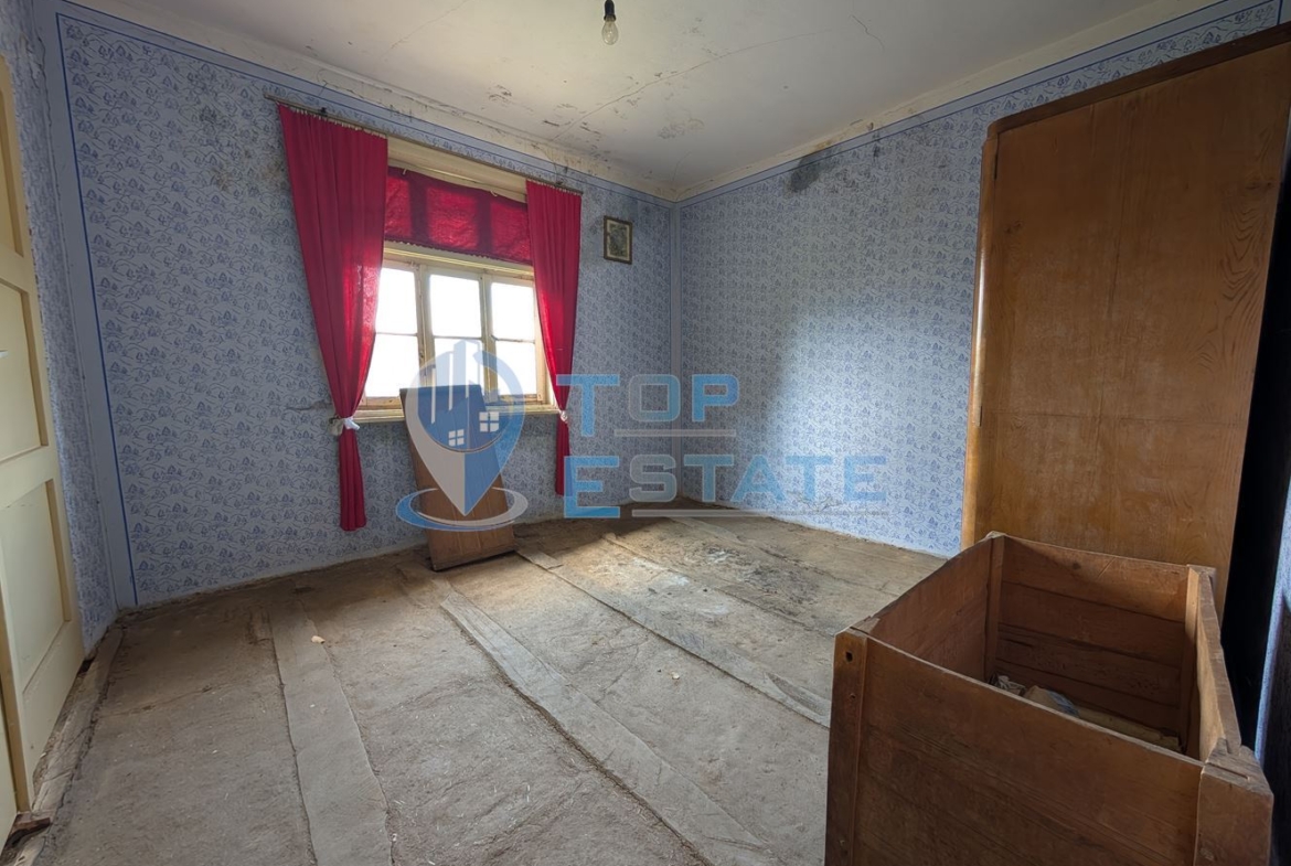 Двуетажна къща с уникална панорамна гледка в Тревненския балкан - 0