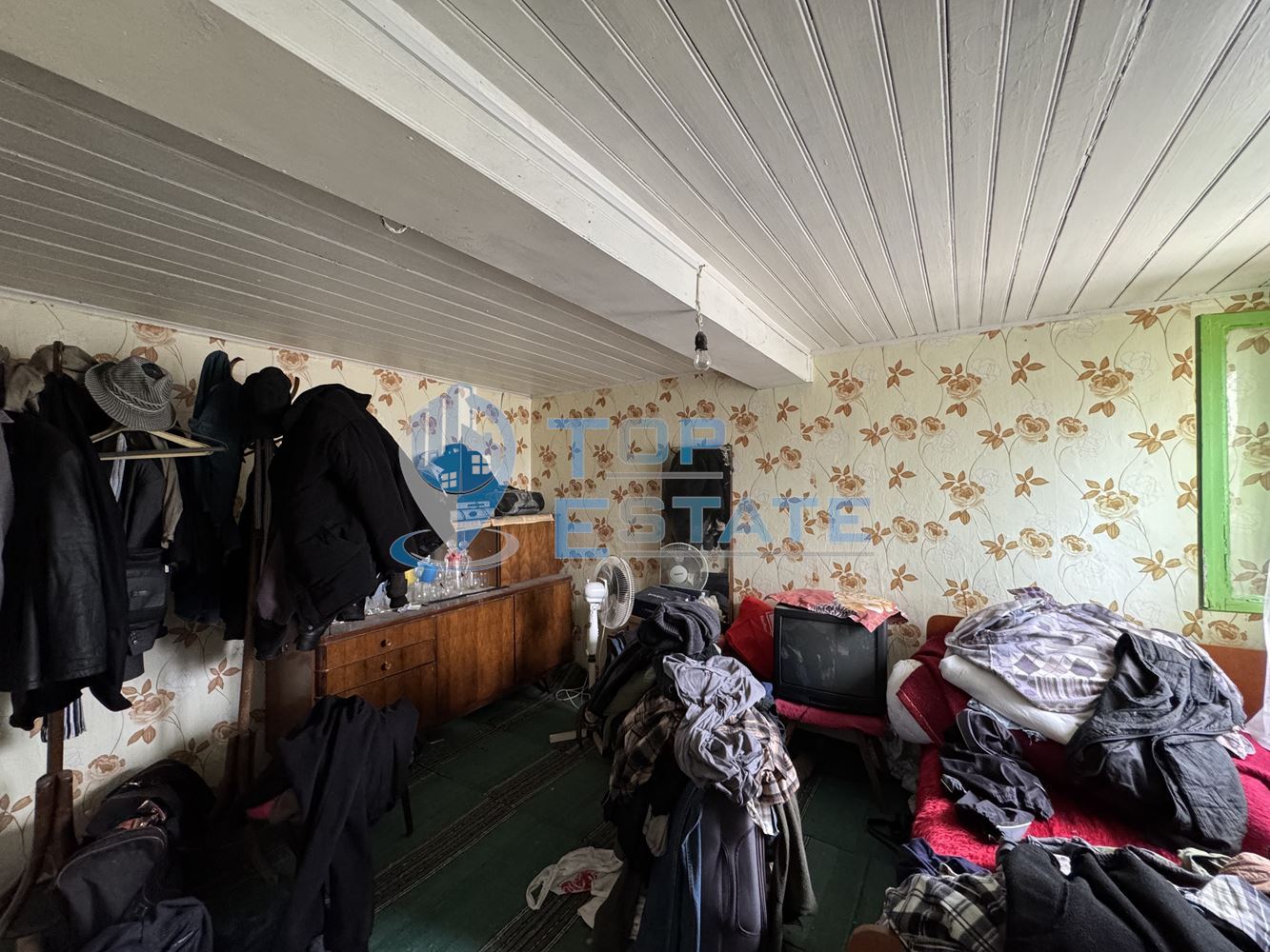 Двуетажна тухлена къща с кладенец в село Ресен, област Велико Търново - 0