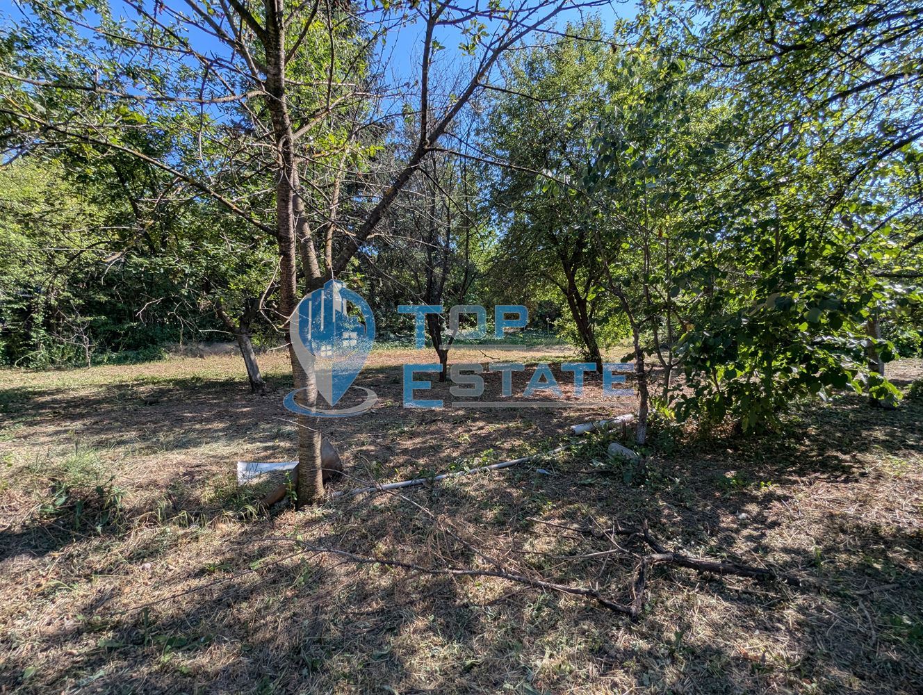 Тухлена къща на тиха и спокойна улица в село Поликраище, област Велико Търново - 0