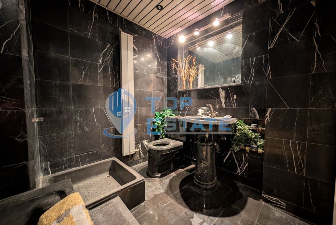 Тухлен тризонет в квартал Зона Б на град Велико Търново - 0