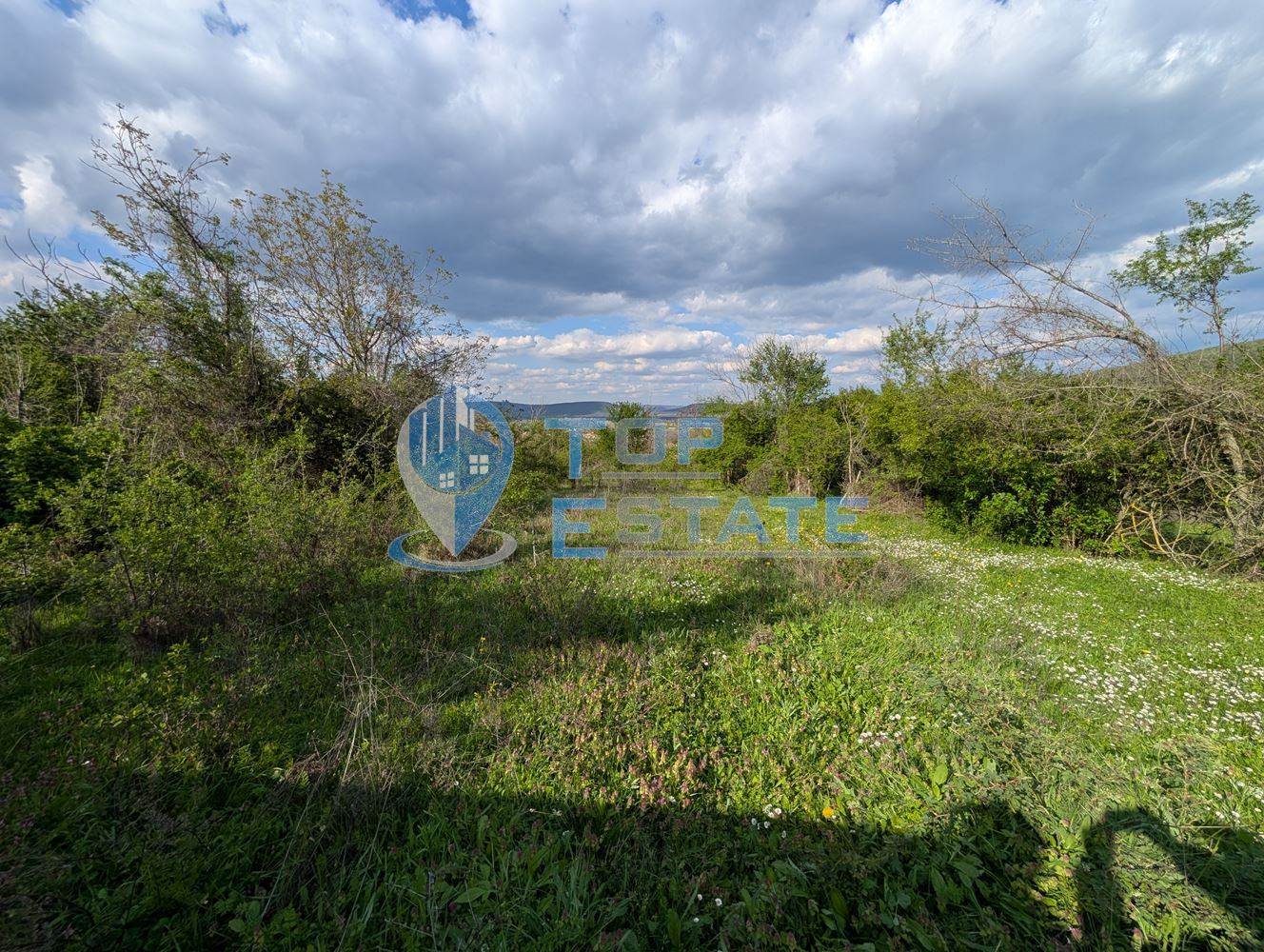 Парцел в регулация с красива панорама в село Джулюница - 0