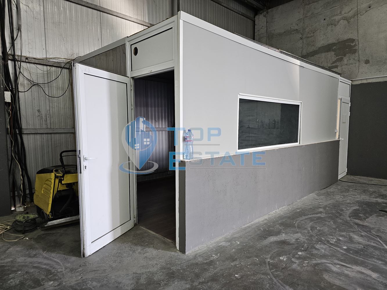 Просторен склад под наем на главен път София – Варна-0 Просторен склад под наем на главен път София - Варна - 0