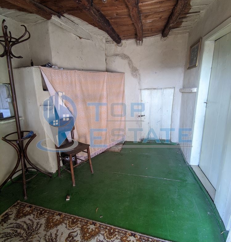 Старинна къща с голям двор в село Мусина - 0