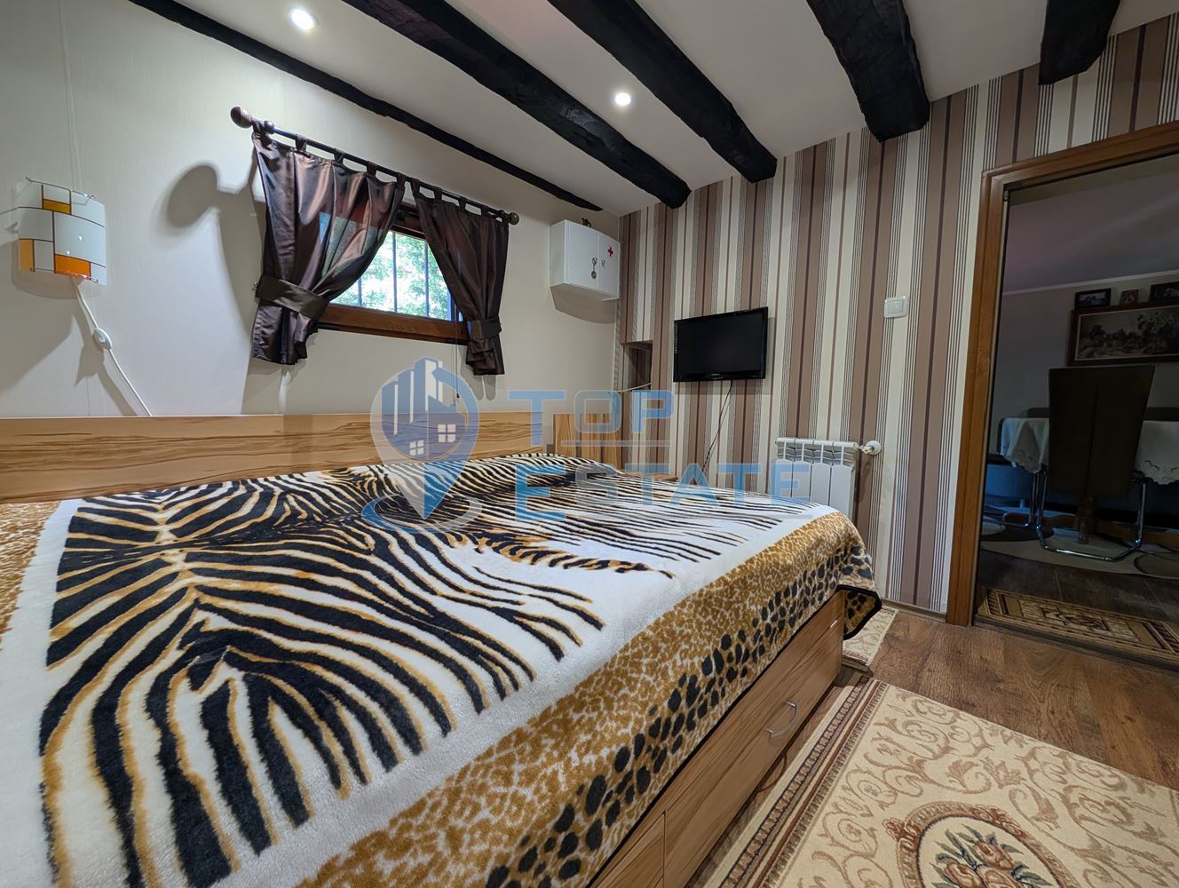 Реновирана двуетажна къща в Тревненския балкан - 0