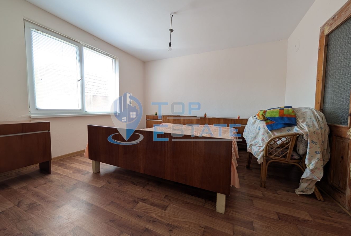 Двуетажна къща след ремонт в село Караисен - 0