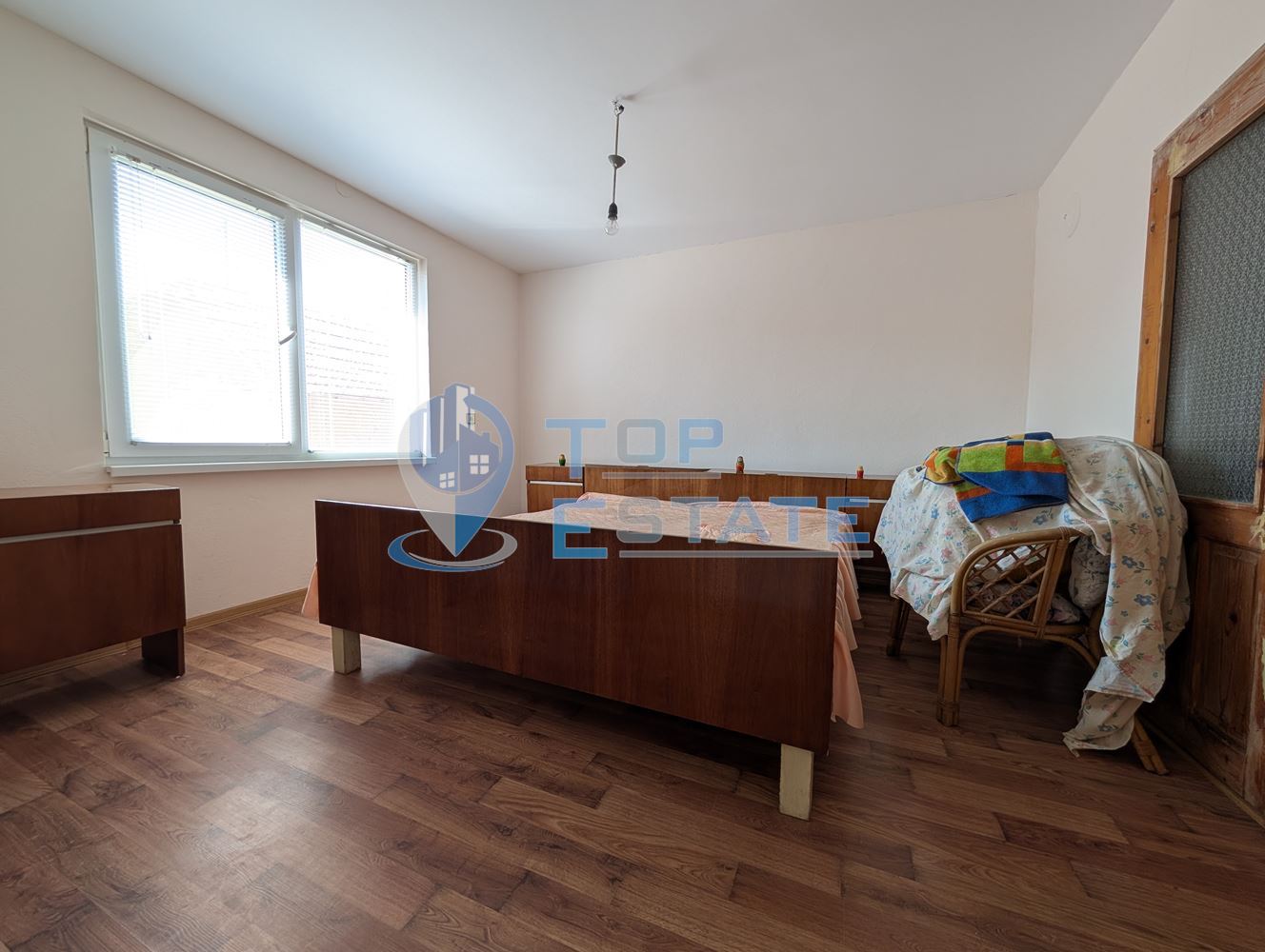 Двуетажна къща след ремонт в село Караисен - 0