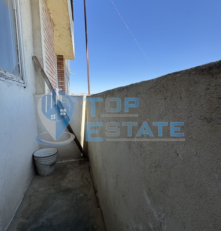 Тристаен тухлен апартамент в квартал Бузлуджа, град Велико Търново - 0