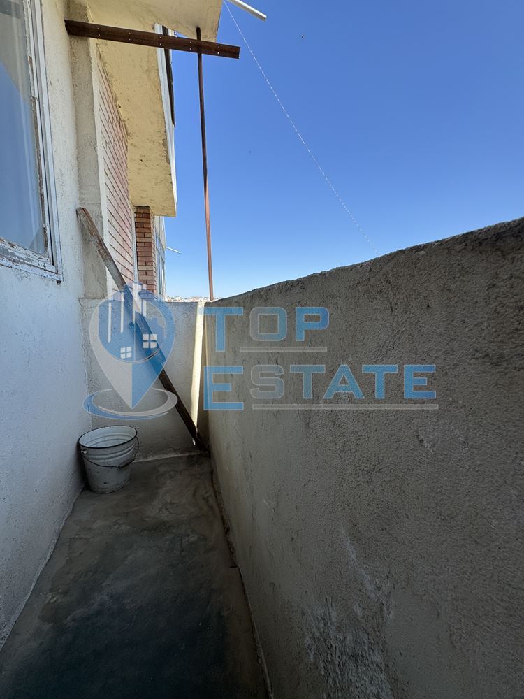 Тристаен тухлен апартамент в квартал Бузлуджа, град Велико Търново - 0