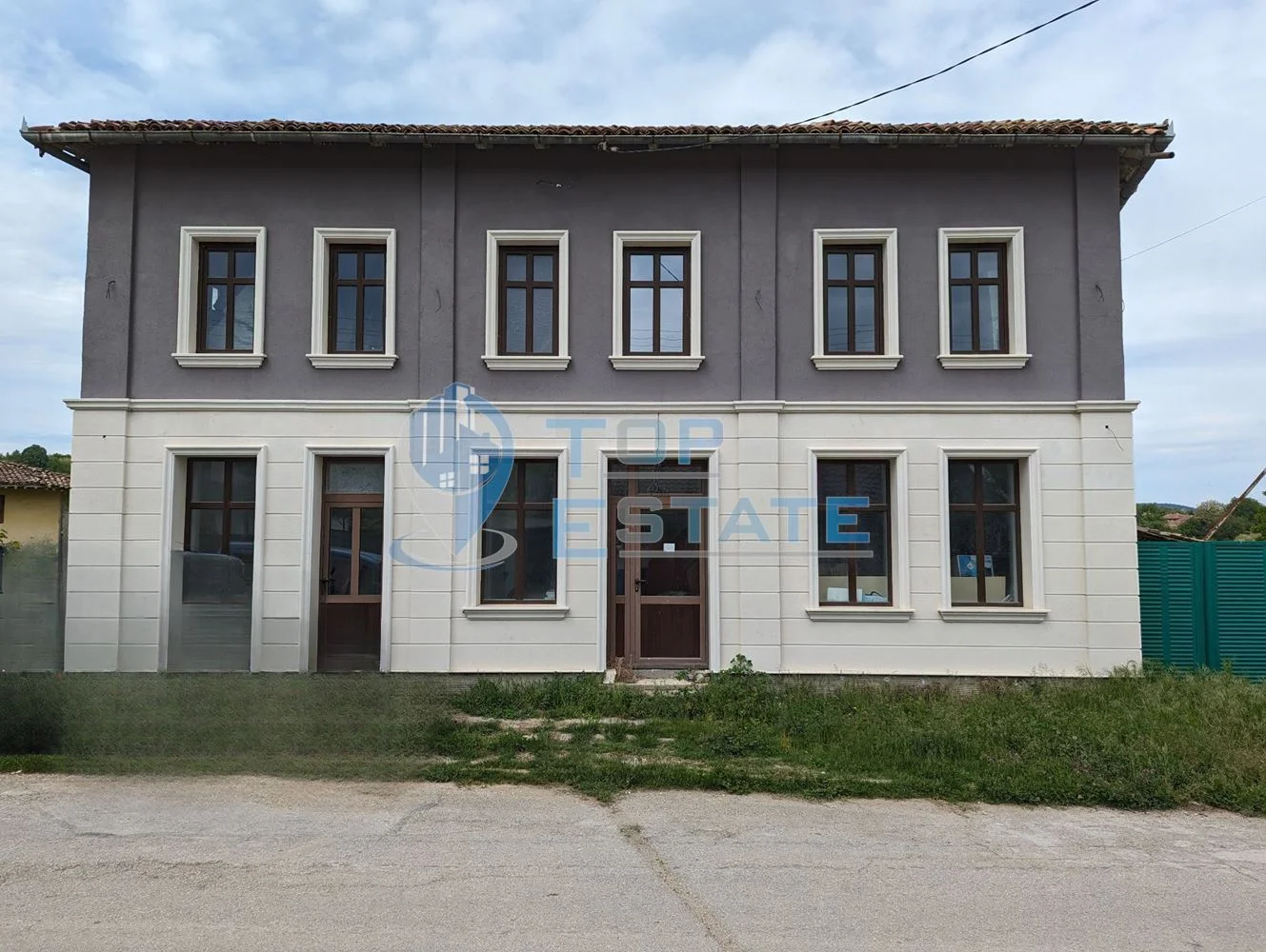 Двуетажна тухлена къща с външна изолация в село Миндя-0 Двуетажна тухлена къща с външна изолация в село Миндя - 0