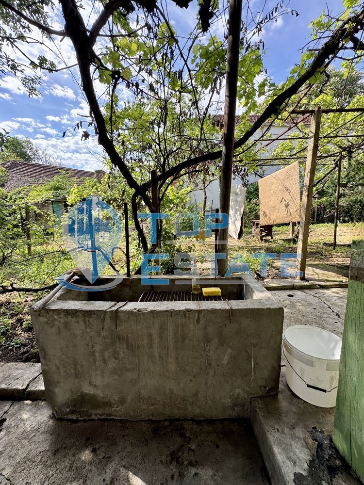 Тухлена къща с допълнителни постройки в село Миндя, област Велико Търново - 0