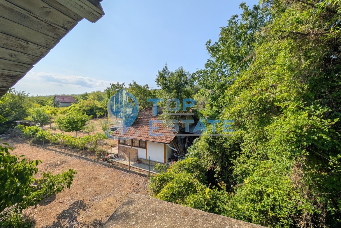 Двуетажна масивна вила в местност Арбанашко бърдо - 0