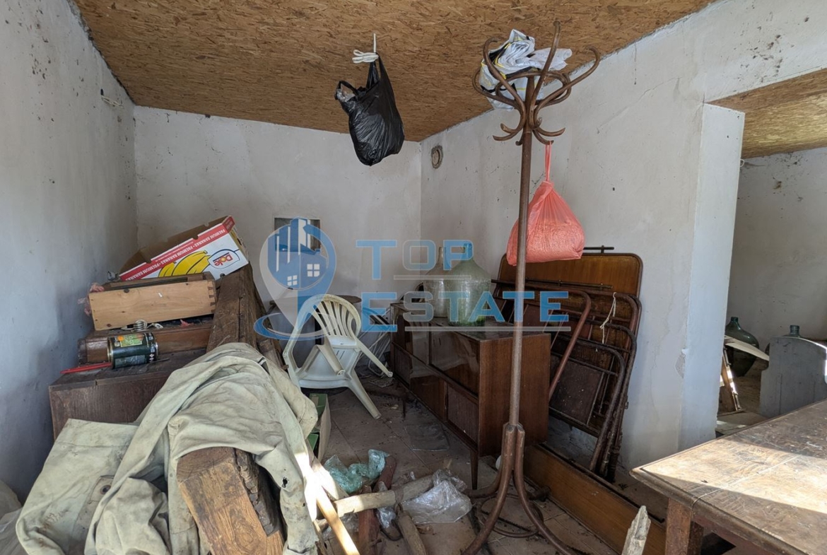 Промишлено помещение в покрайнините на град Борово, област Русе - 0