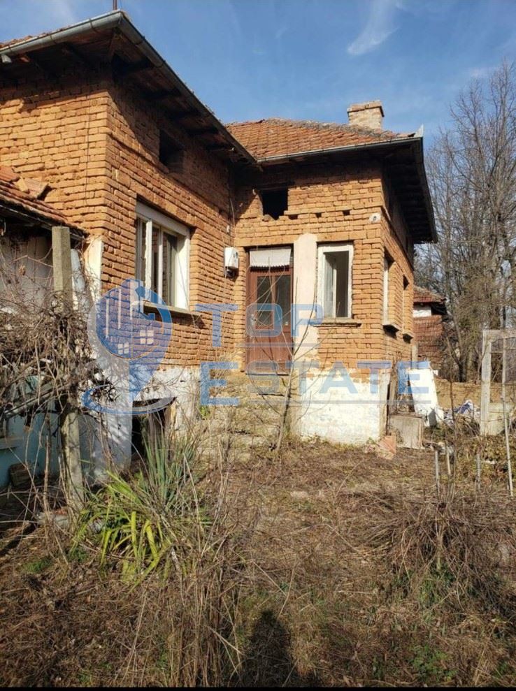Тухлена къща с двор в село Горско Калугерово-0 Тухлена къща с двор в село Горско Калугерово - 0