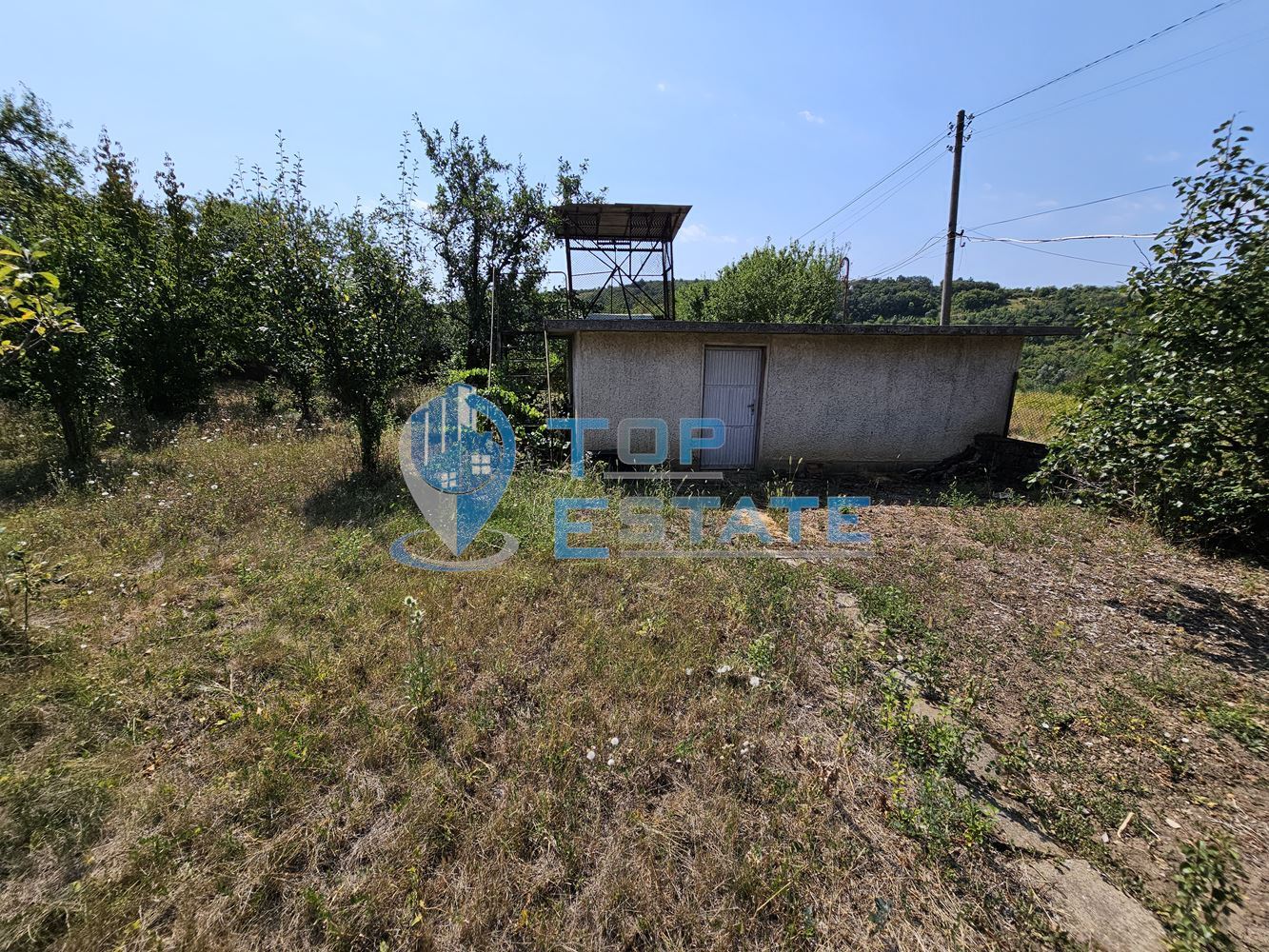 Двуетажна тухлена къща с гараж и голям двор в село Добромирка - 0