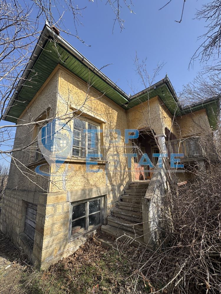 Две къщи с два кладенеца в село Сушица, област Велико Търново - 0