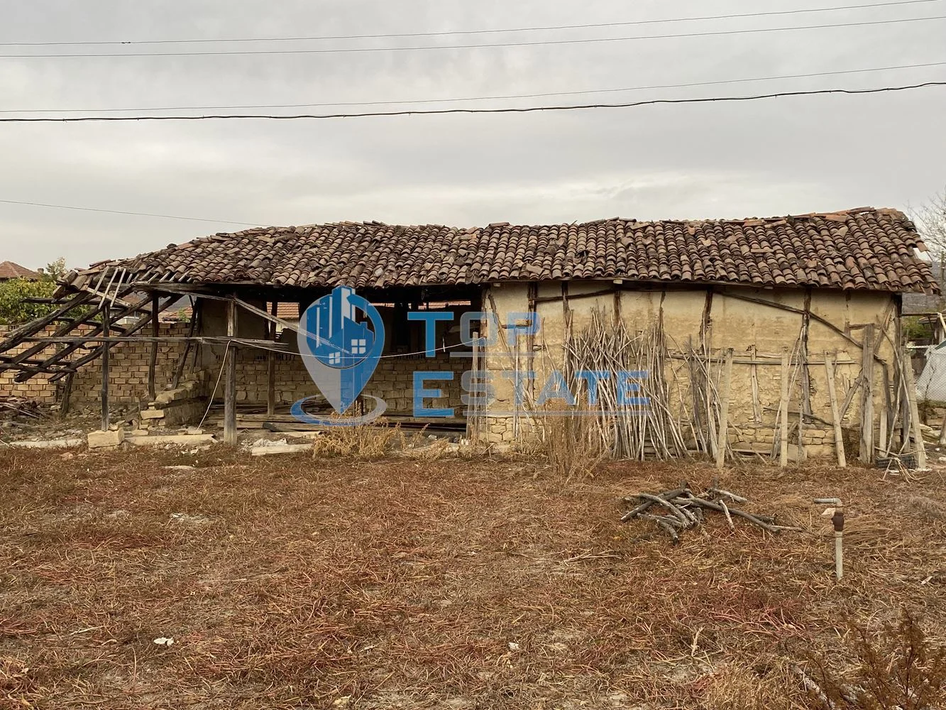 Тухлена къща с гараж в с. Драганово, област Велико Търново. - 0