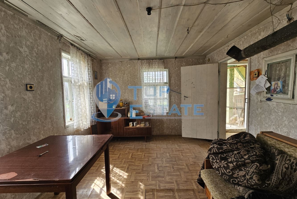 Двуетажна къща с голям двор в село Върбица, област Велико Търново - 0