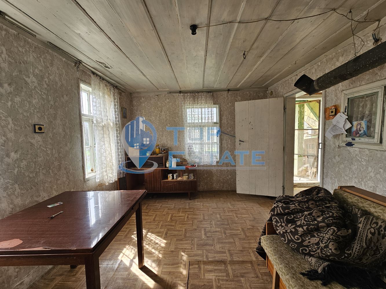 Двуетажна къща с голям двор в село Върбица, област Велико Търново - 0