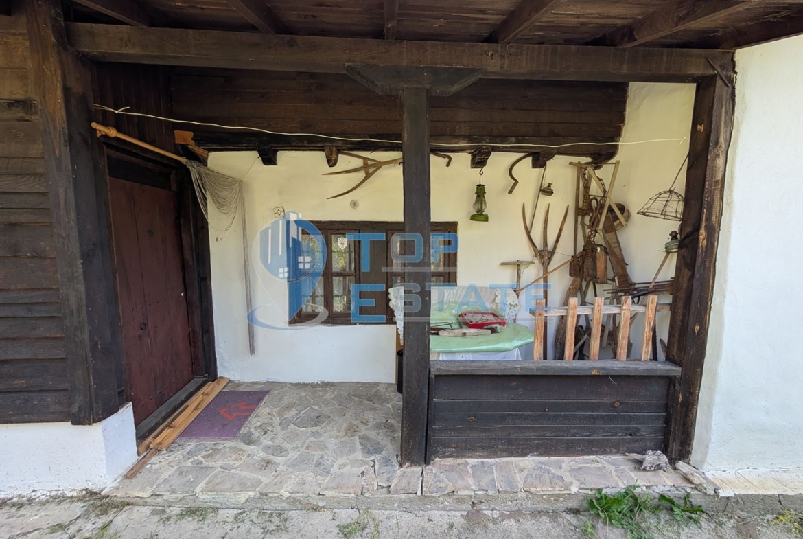 Автентична реновирана къща в град Елена - 0