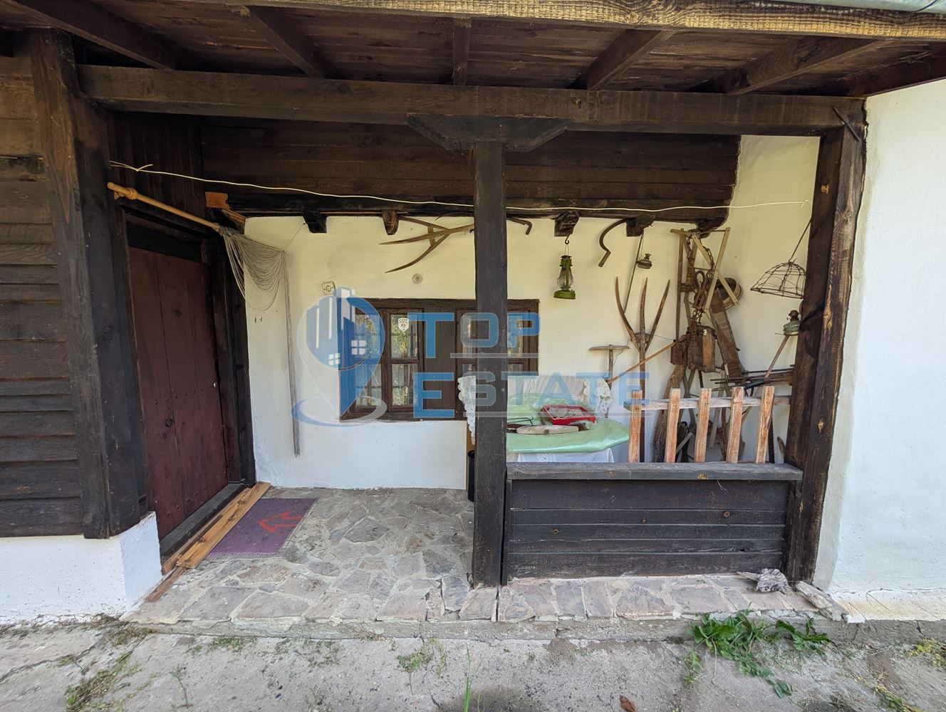 Автентична реновирана къща в град Елена - 0