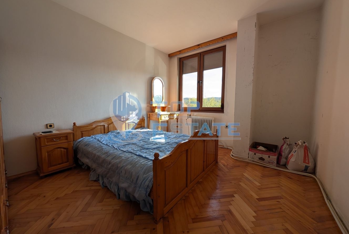 Тристаен тухлен апартамент в квартал Светушка, град Трявна - 0