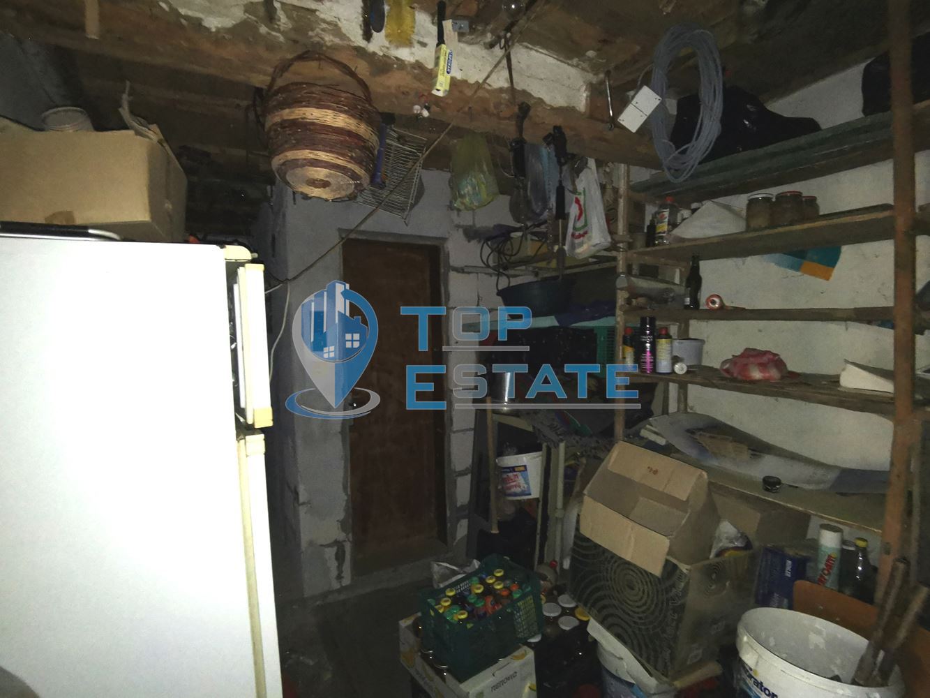 Двуетажна тухлена къща с вътрешна баня с тоалетна в с. Дъскот-0 Двуетажна тухлена къща с вътрешна баня с тоалетна в с. Дъскот - 0